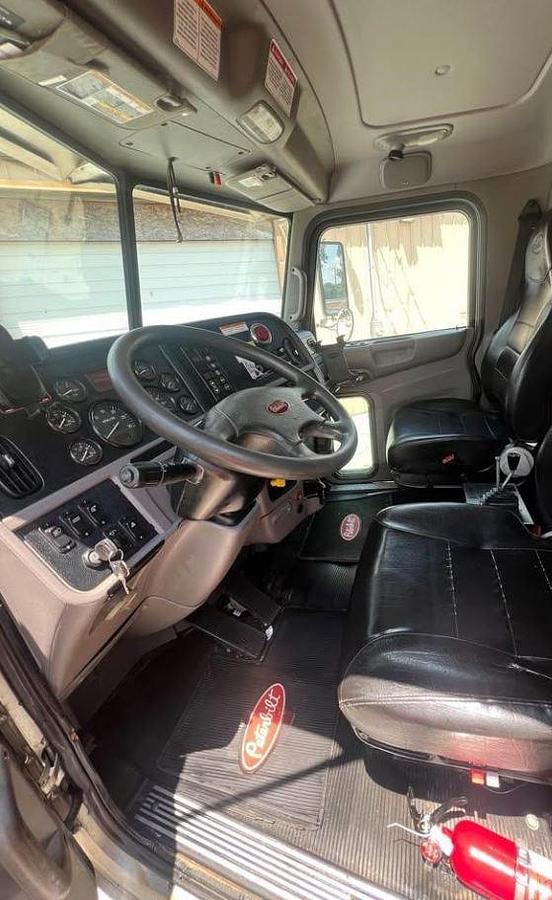 Used 2019 PETERBILT 367 Roll-Off Tow Truck