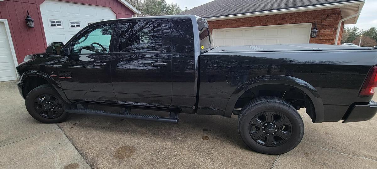 Used 2023 Vanleigh Vilano 320GK Fifth Wheel