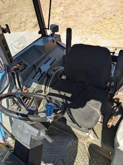 Used 1996 NEW HOLLAND 5640