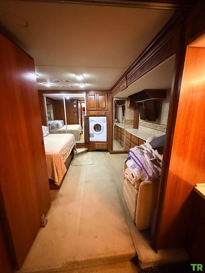 Used 2009 Fleetwood Expedition 38R Class A Diesel Pusher