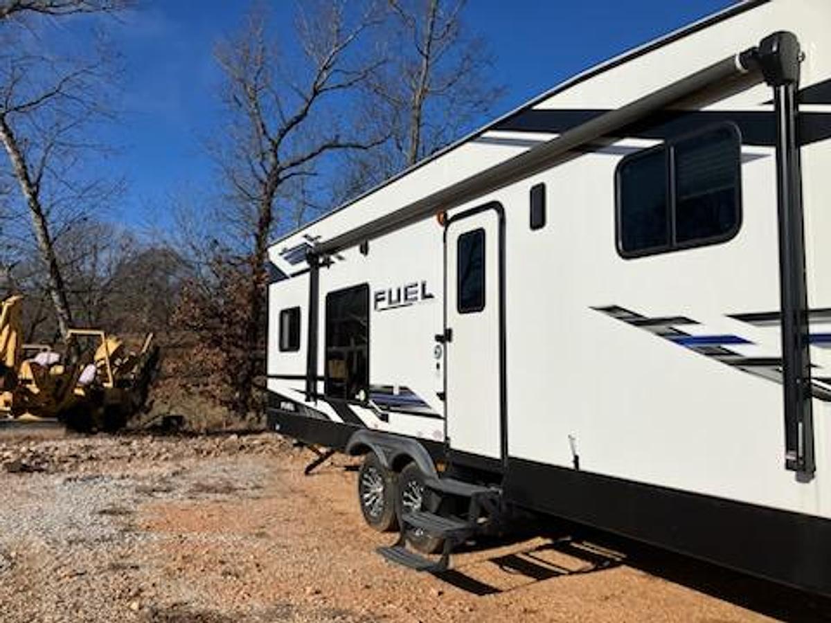 Used 2018 Heartland Fuel F-287 Travel Trailer Toy Hauler