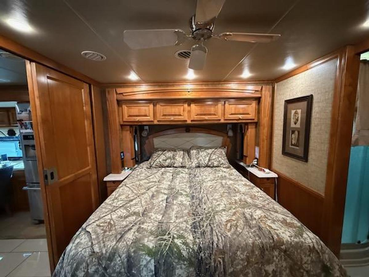 Used 2015  Tiffin Motorhomes Phaeton 42LH Class A Motorhome