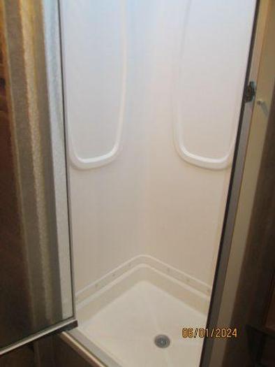 Used 2013 Winnebago Vista 30T