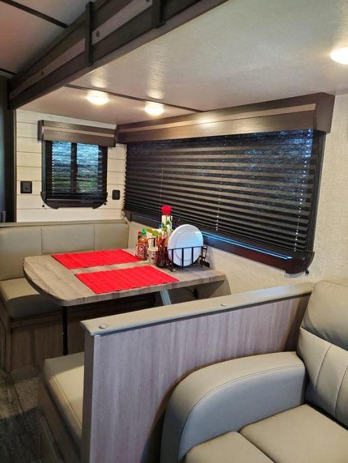 Used 2021 CrossRoads Sunset Trail 289QB