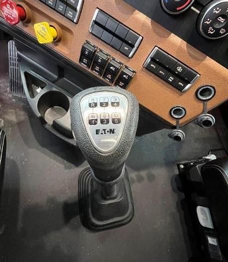 Used 2021 Freightliner Cascadia 116