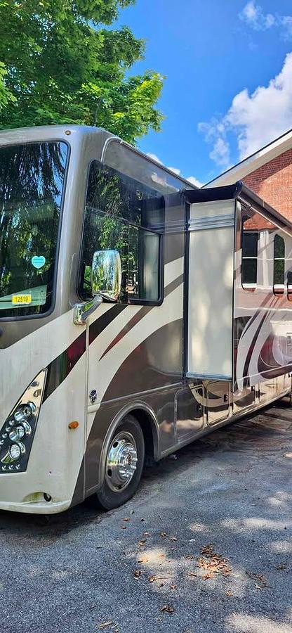 Used 2017 Thor Windsport 34J
