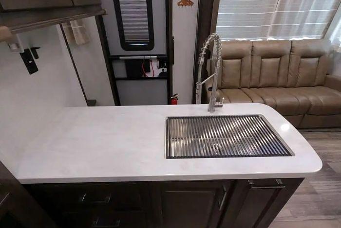 Used 2020 Dutchmen Voltage 3635