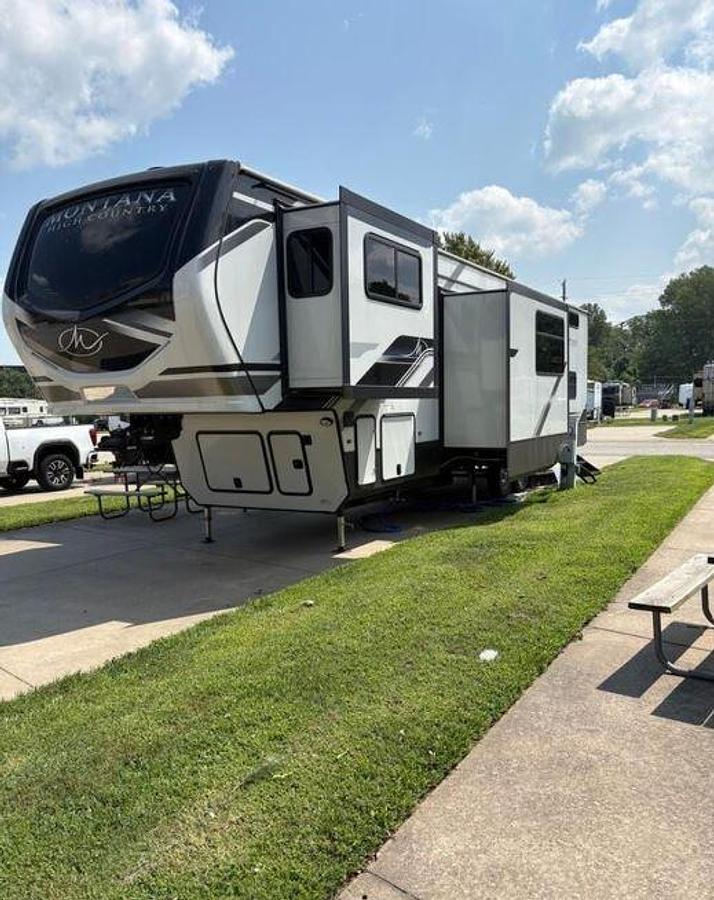 Used 2024 Keystone Montana High Country 377FL Fifth Wheel