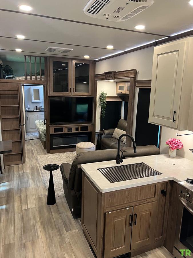 Used 2023 Alliance Paradigm 395DS Fifth Wheel