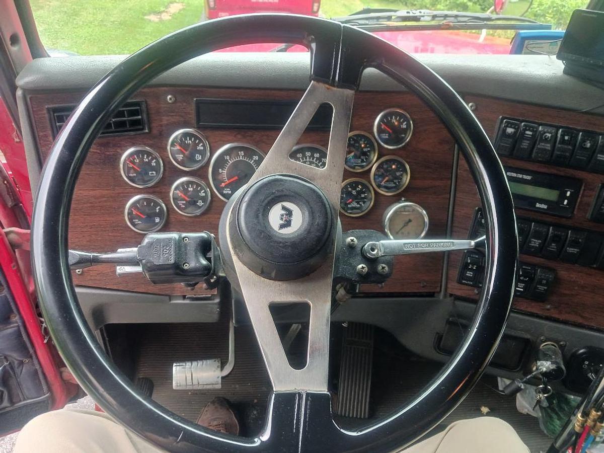 Used 2005 Western Star 4900