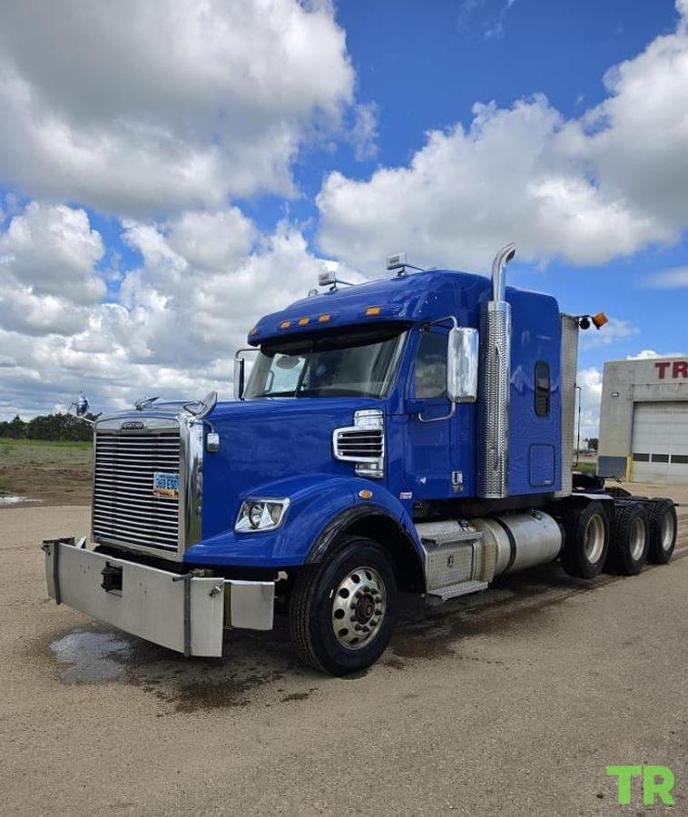 Used 2020 Freightliner Coronado 122SD