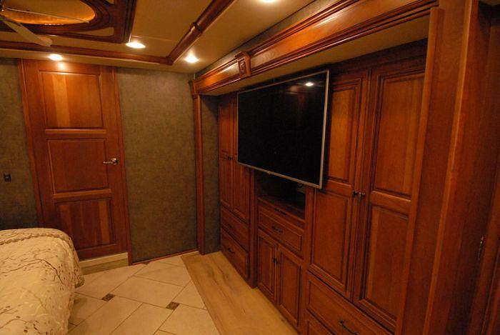 Used 2015 Winnebago Ellipse 42QD