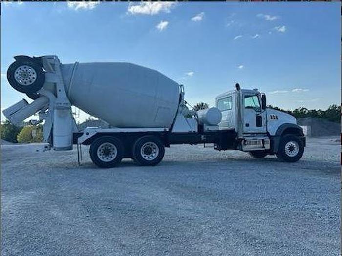 Used 2019 MACK GRANITE 64FR Mixer Truck
