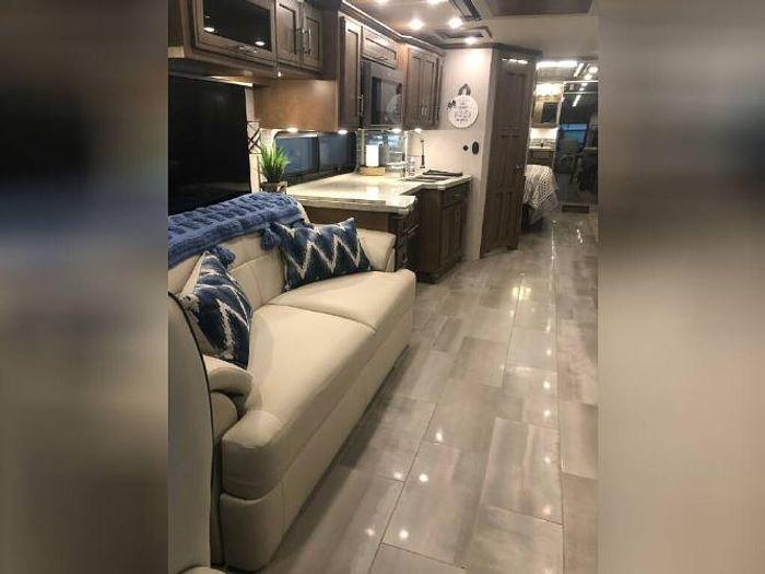 Used 2020 Newmar VENTANA 4037