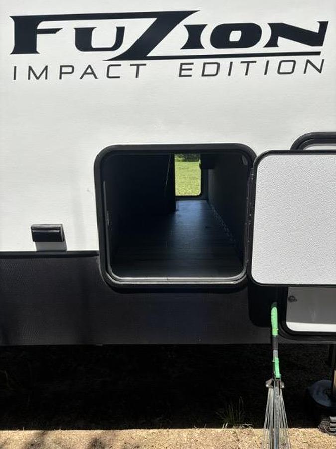 Used 2025 Keystone Fuzion Impact 367