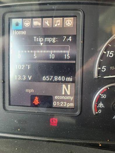 Used 2018 Freightliner Cascadia DD15 & 2016 Utility Trailer & 2011 Utility Trailer