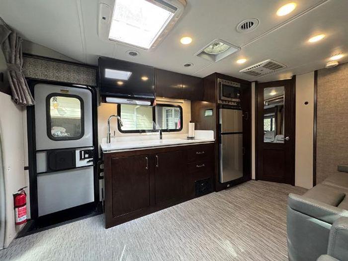 Used 2022 Renegade Vienna 25RMC