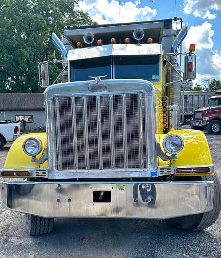 Used 2000 PETERBILT 379 Dump Truck