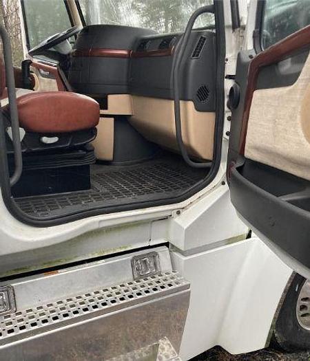 Used 2006 Volvo VT64T880