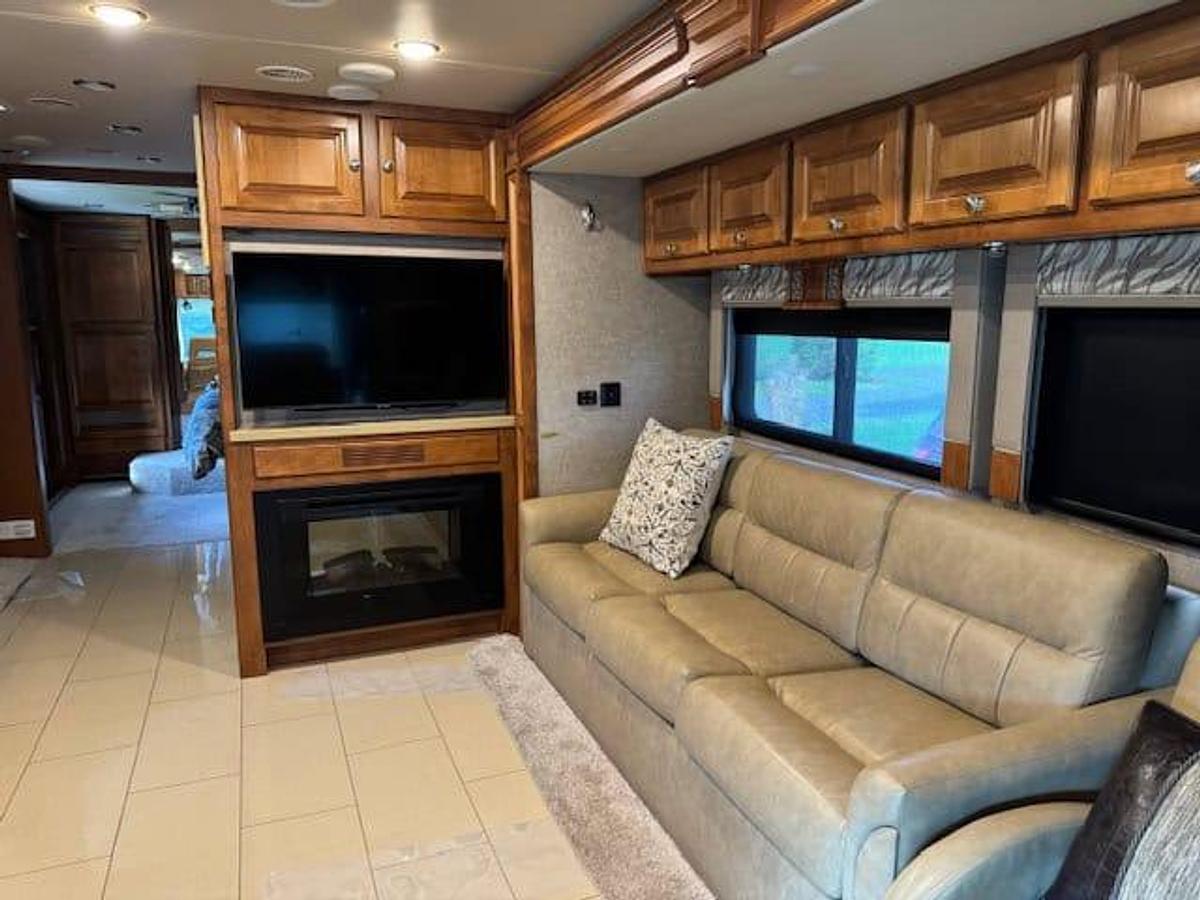Used 2017 Tiffin Motorhomes Allegro Red 33AA Class A Motorhome