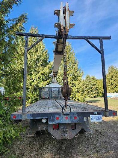 Used 1997 Mack RD688ES with a National 800C Crane