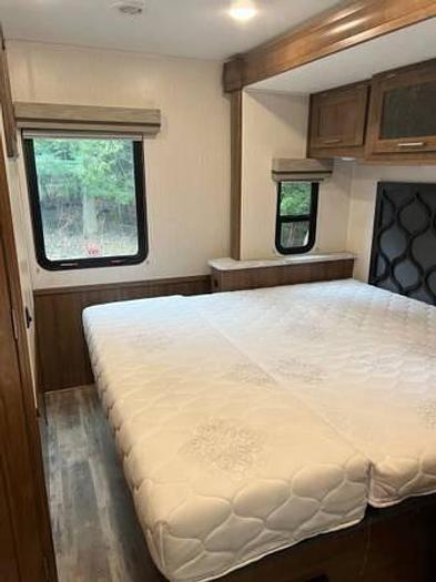 Used 2021 Coachmen Pursuit 27DS