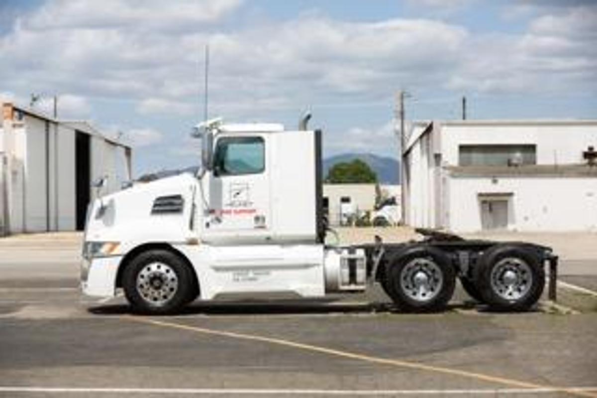 Used 2018 Western Star Sleeper Semi Truck