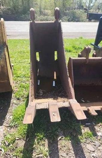 Used 1980 Caterpillar 235