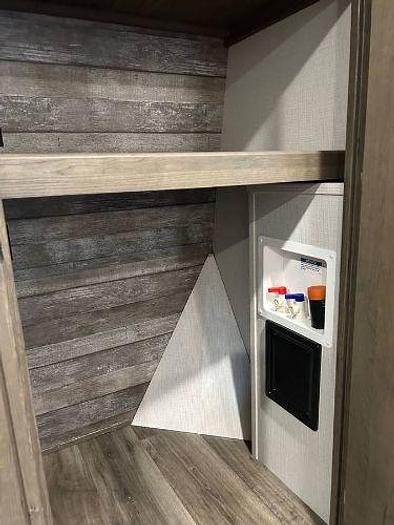 Used 2023 Rockwood Cougar Fifth Wheel