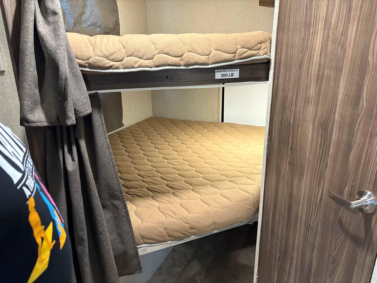 Used 2018 Coachmen Apex Travel Trailer