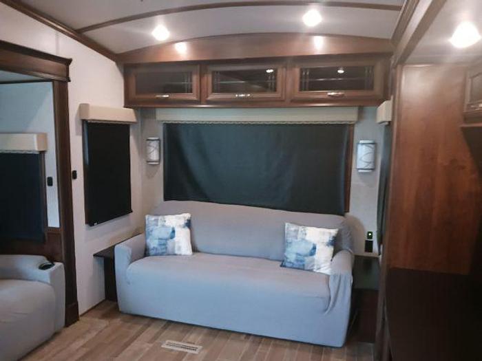 Used 2019 Jayco Pinnacle 36KPTS