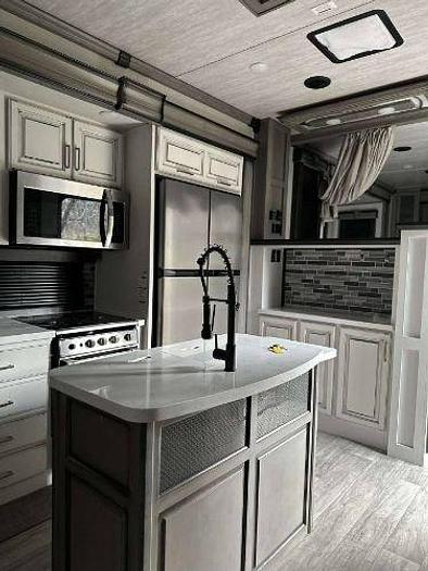 Used 2021 Keystone Montana 3761FL