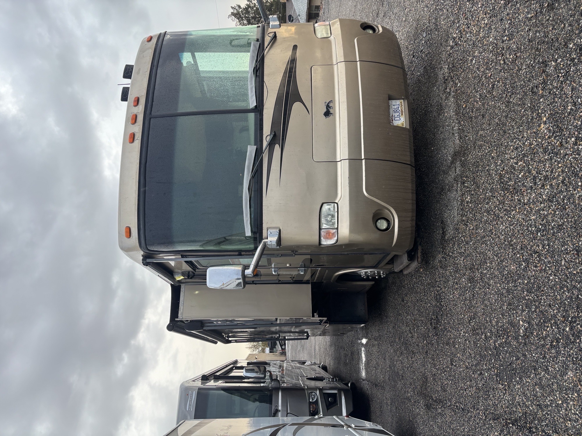 Used 2004 Safari Sahara 40DST