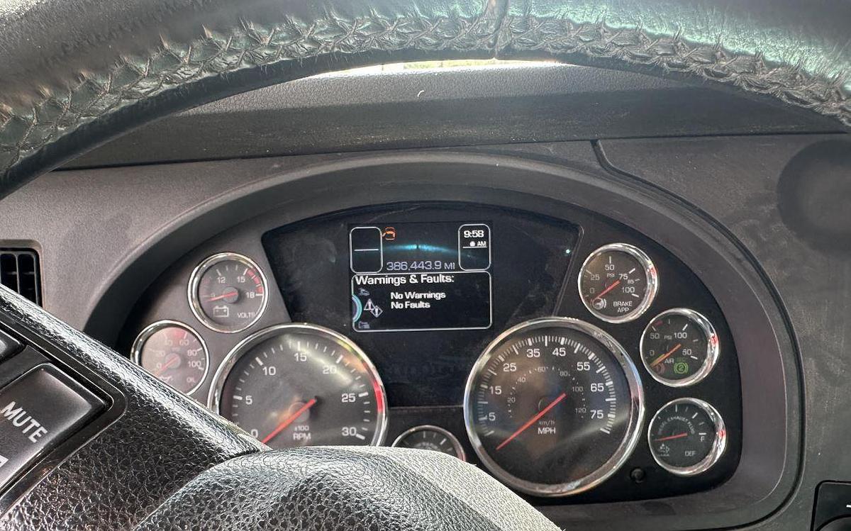 Used 2021 Kenworth W900 Day Cab Semi Truck