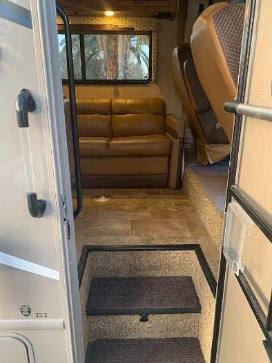 Used 2015 Thor Motor Coach Axis 25.2