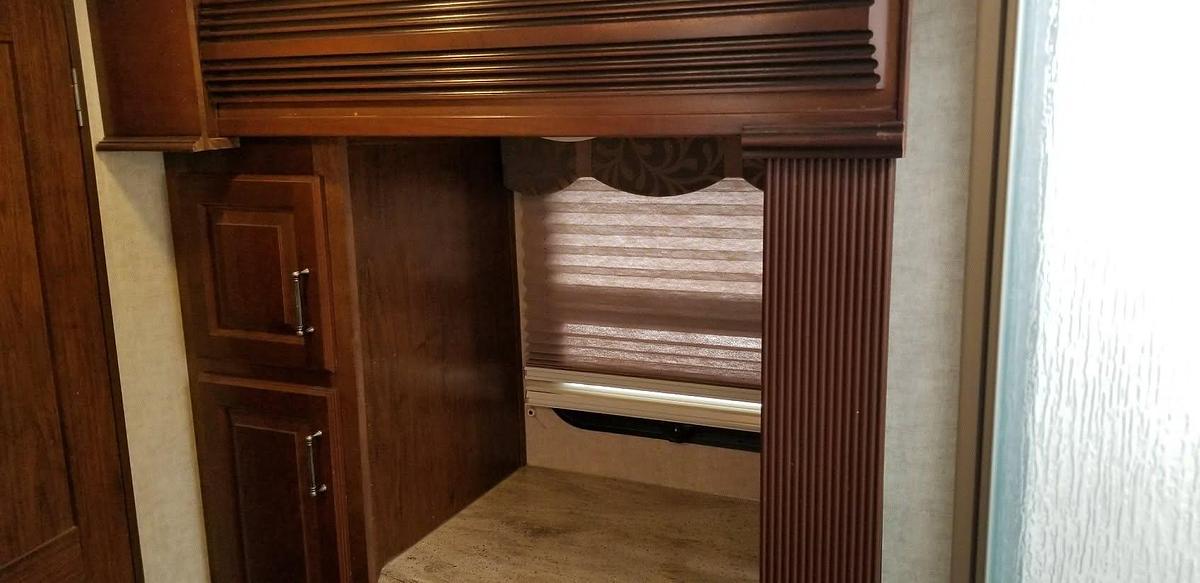 Used 2014 Keystone Alpine 3590RS Fifth Wheel