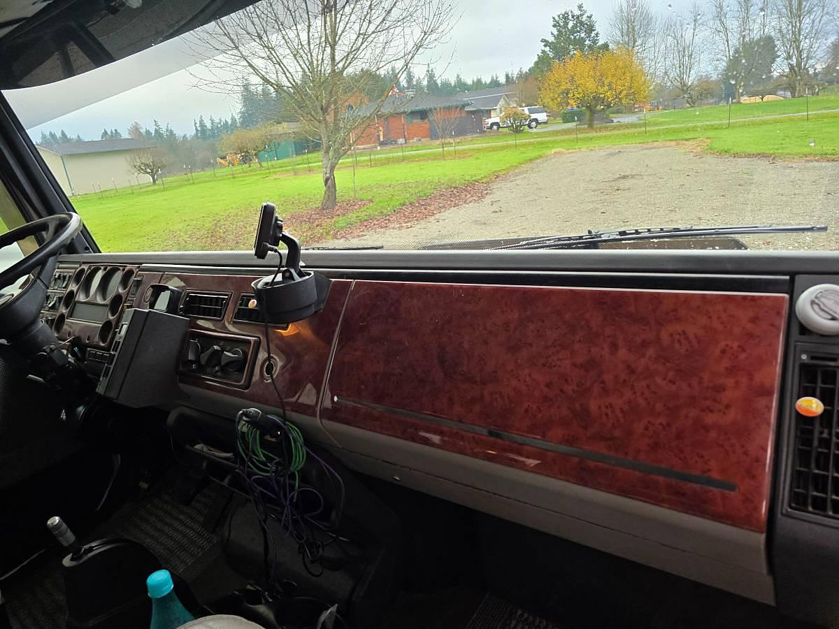 Used 1997 Freightliner FL60