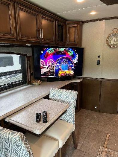 Used 2019 Newmar Ventana 3426