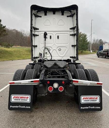 Used 2024 Freightliner CASCADIA 126
