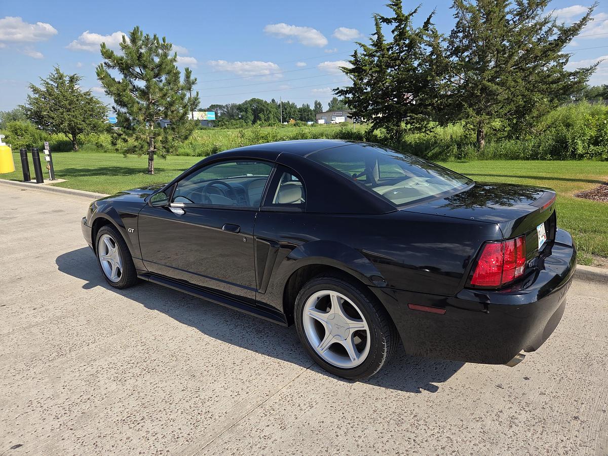 Used 2000 Ford Mustang GT