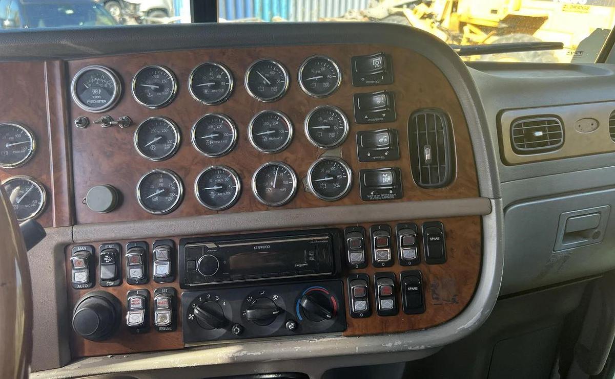 Used 2009 Peterbilt 389