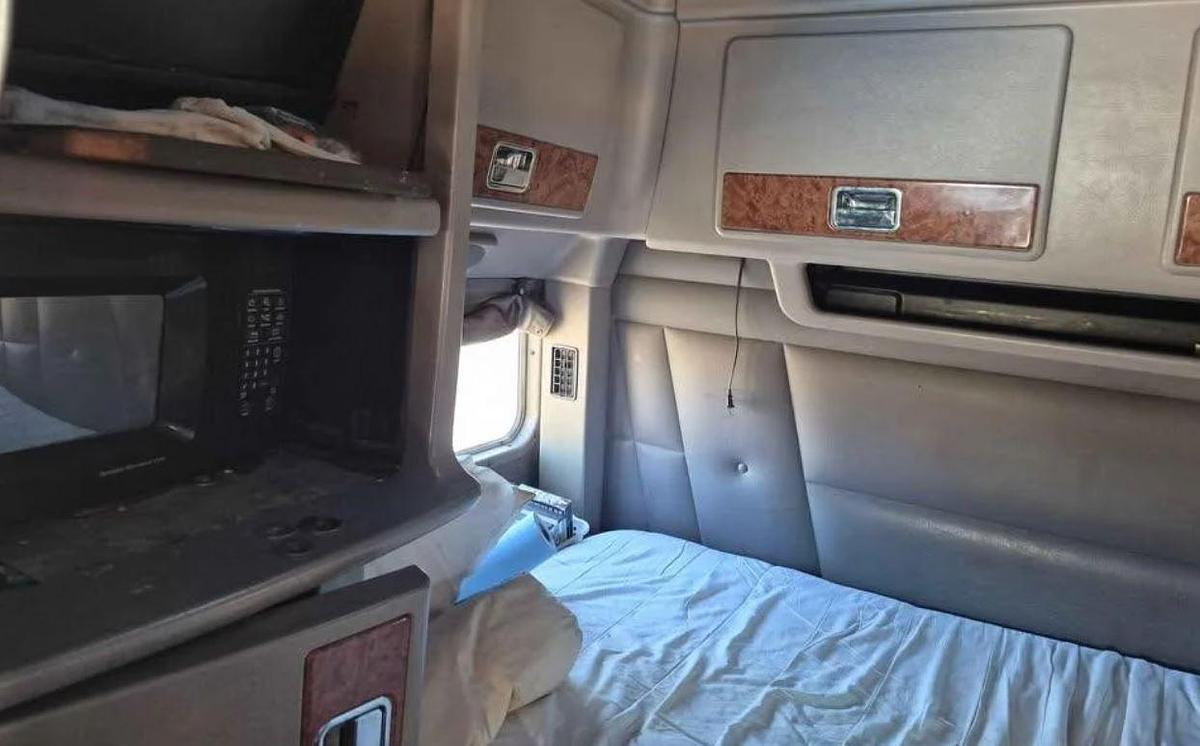 Used 2003 Peterbilt 379EXHD