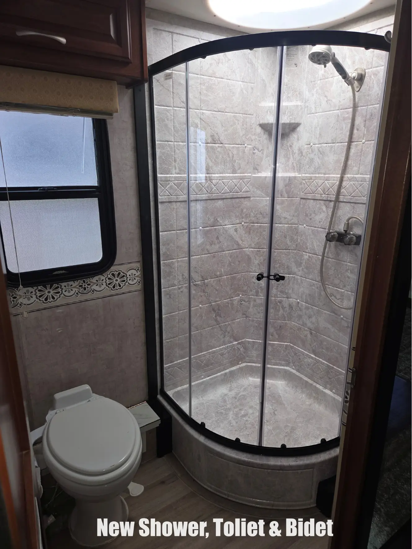 Used 2007 Fleetwood Discovery 39V