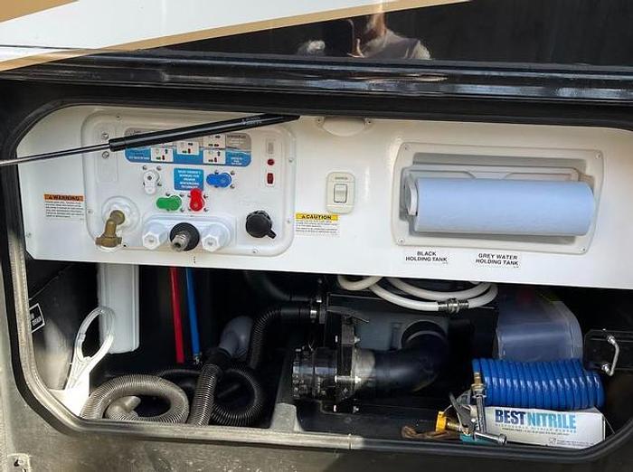 Used 2018 Jayco Seneca 37TS