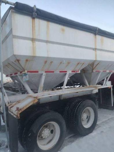 Used 1990 Freightliner FLD120