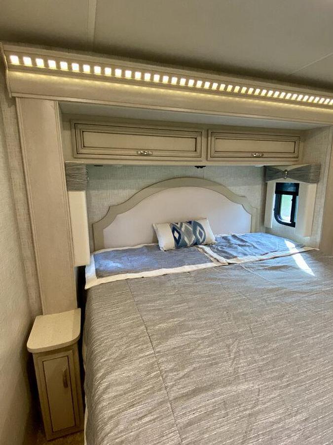 Used 2021 Newmar Bay Star 3226 Class A Motorhome