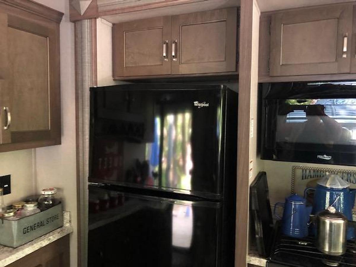 Used 2018 Keystone Retreat 39 LOFT Travel Trailer