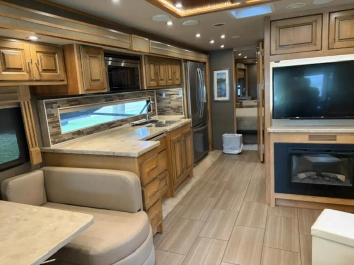 Used 2019 Tiffin Allegro Red 37PA