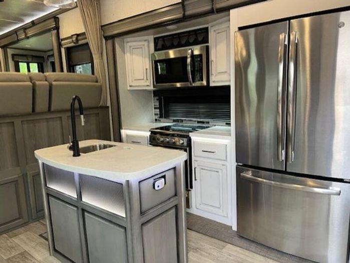 Used 2021 Keystone Montana Legacy 3791RD