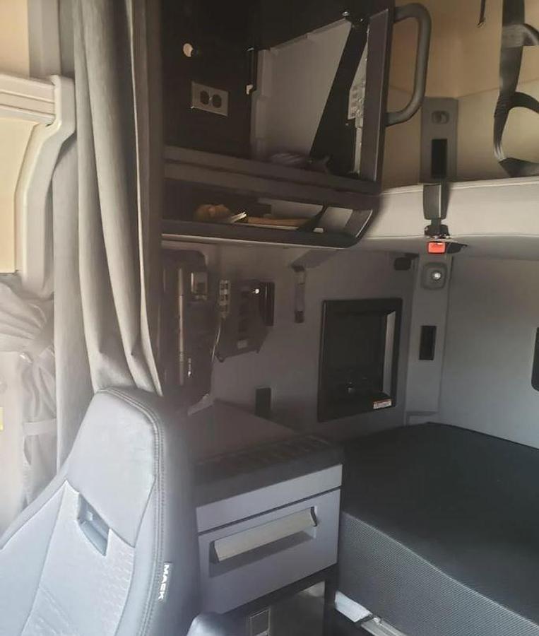 Used 2024 MACK ANTHEM 64T Conventional Sleeper Semi